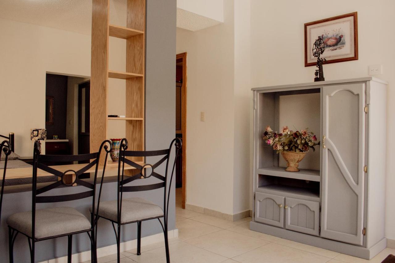 Suites Cervantes Chihuahua Exterior foto